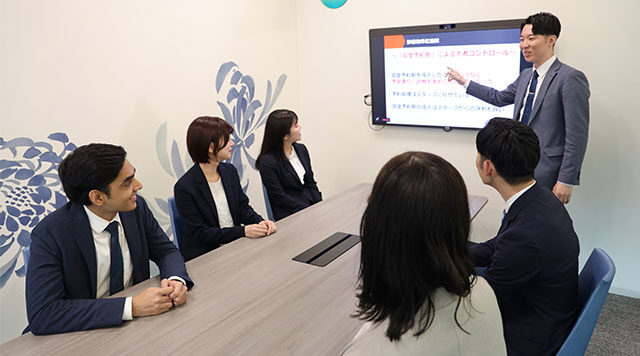 経営コンサルティング(月次支援)の現場に同行(月10件程度)